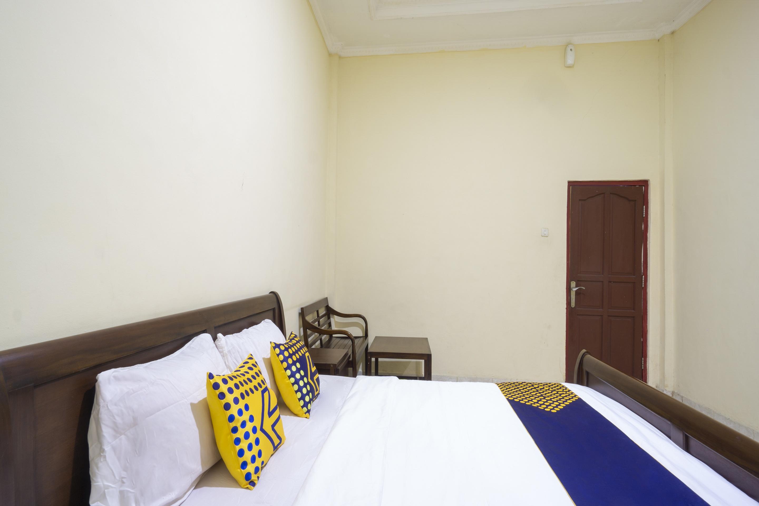 Super Oyo 3978 Hotel Danau Indah Бекаси Экстерьер фото