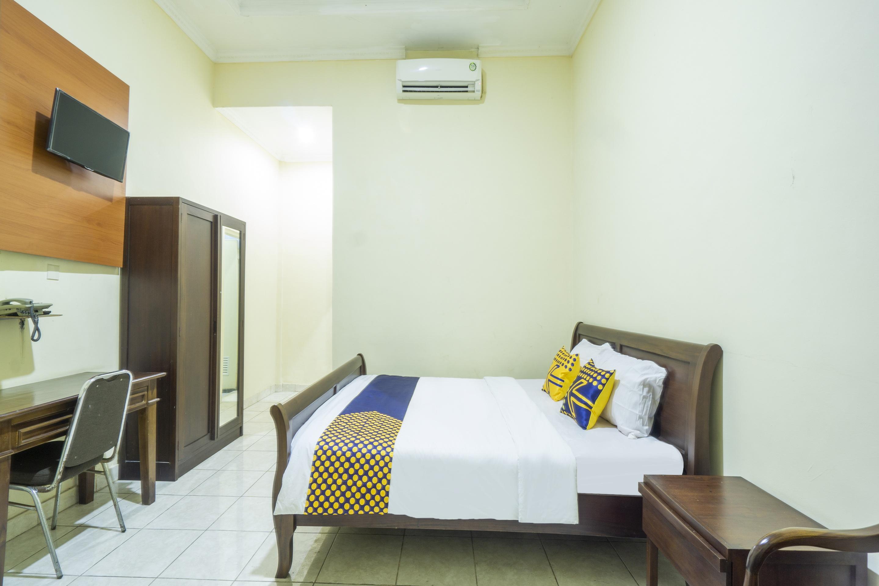 Super Oyo 3978 Hotel Danau Indah Бекаси Экстерьер фото